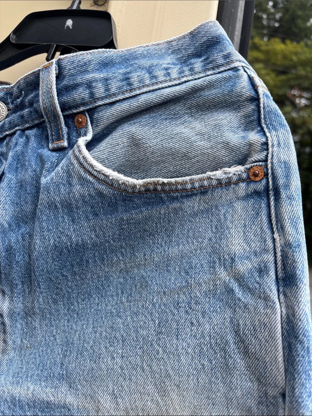 Vintage Men’s Levi's 501 Blue‎ Denim Jeans Button Fly Made in USA W35 L34